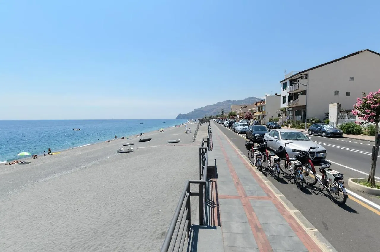 Bed & Breakfast Marina D'Agro Residence Santa Teresa Di Riva